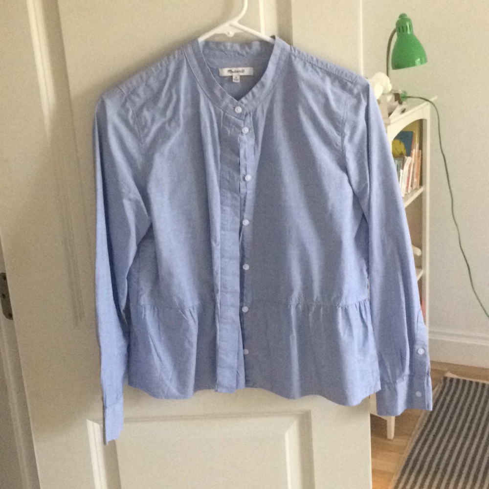 Light chambray loose-fittings peplum blouse